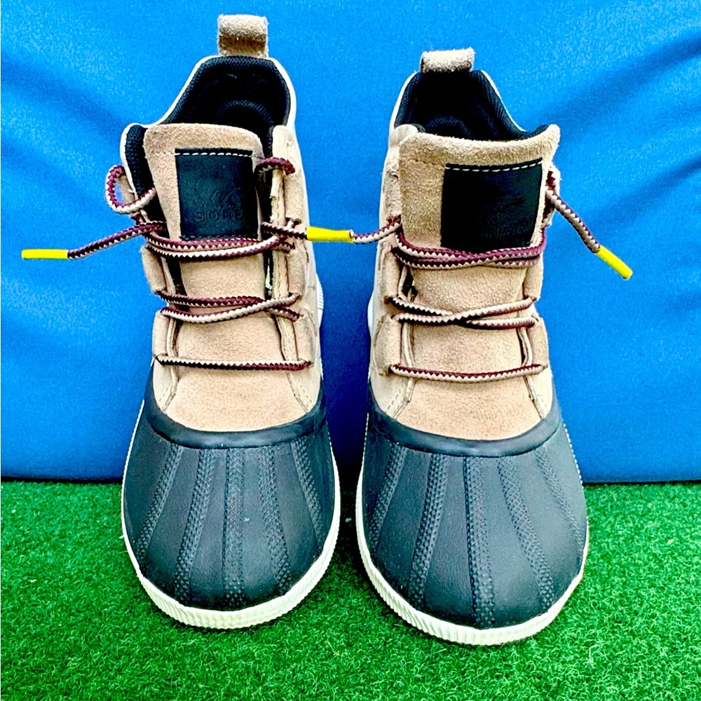 Sorel Women’s Out and About Tan and Gray Boots